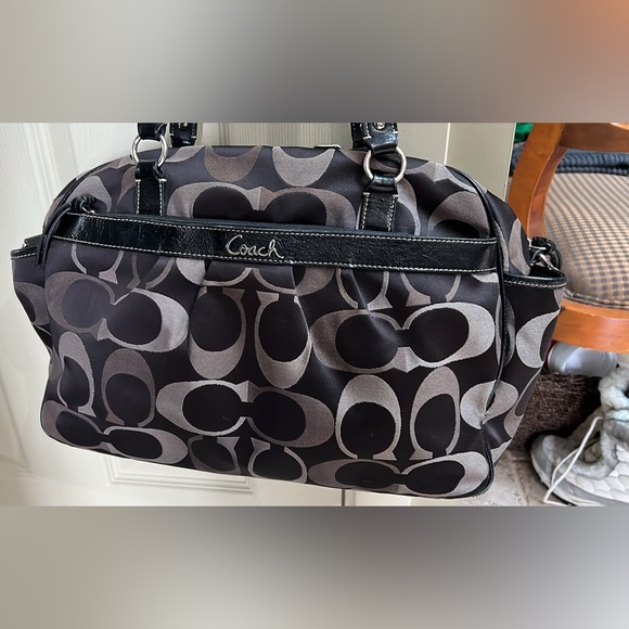 Gorgeous COACH Monogram Baby Bag 💼 - Picture 4 of 7
